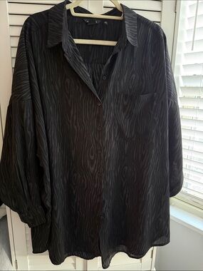 Monki Black Tone-on-Tone Patterned Button-Down Shirt